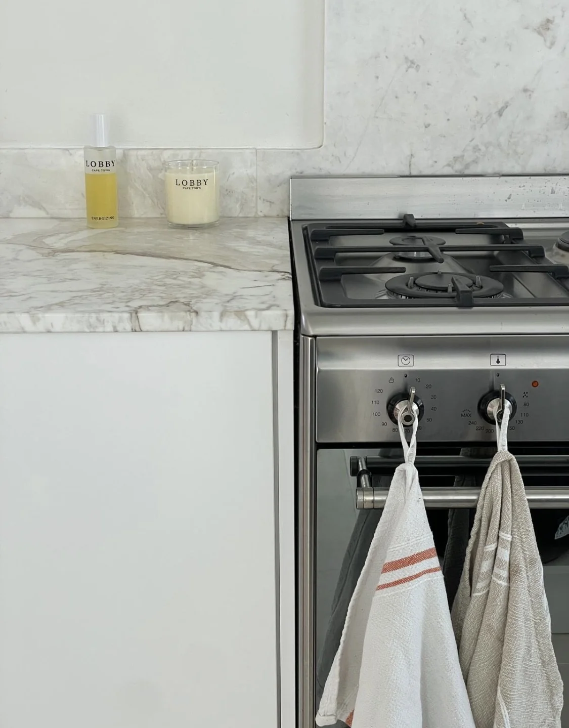 Energizing scent with bright fresh citrus